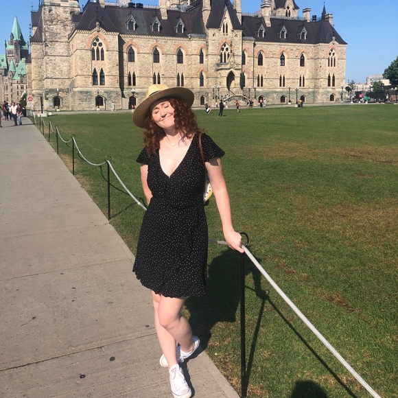 Meet your Posher, Rhiannon - Picture 1 of 1